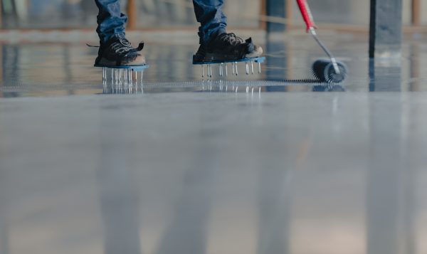 L’époxy 100 % solide : un revêtement de plancher doublement avantageux!